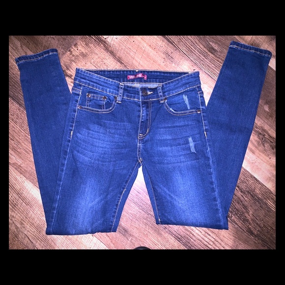 Skinny jeans size 7, Destroyed - Picture 1 of 3